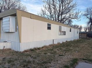 301 Sunshine Rd, Cozad, NE 69130