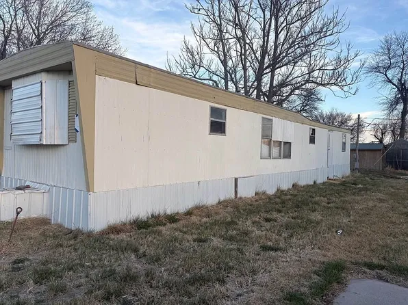 301 Sunshine Rd, Cozad, NE 69130