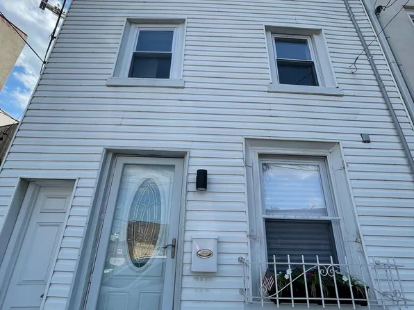 1128 Oneil St, Philadelphia, PA 19123