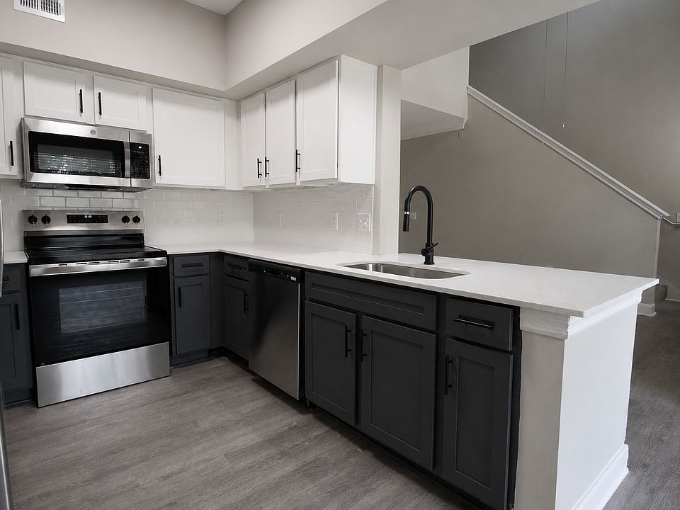 1st image of 2828 Hayes Rd #1826