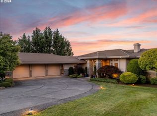 450 SE Arrow Creek Ln, Gresham, OR 97080