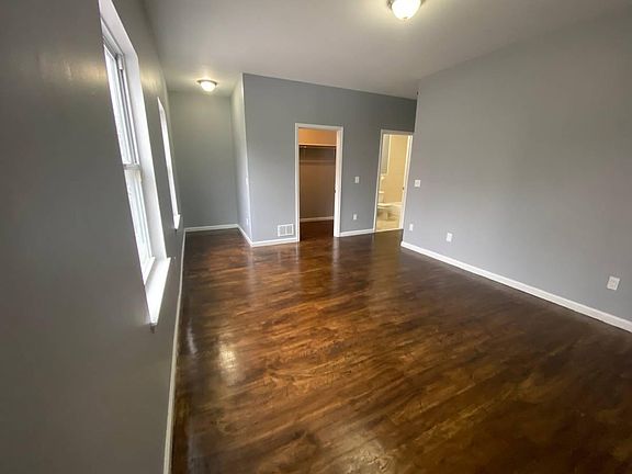3rd image of 39 Rose Ave #1
