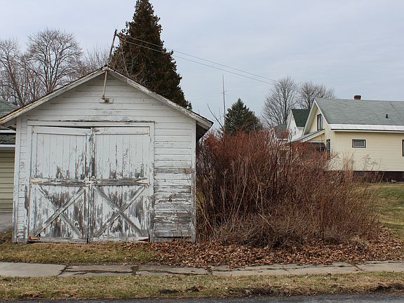 5th image of 8 E Decker St