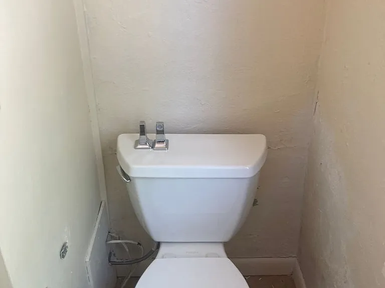 200 W 32nd St #6 — Photo 9