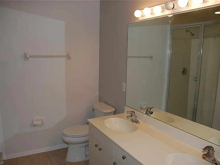 416 Valerie Way #203 — Photo 9
