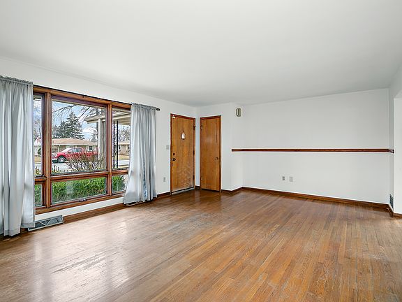 3rd image of 750 Bishop Ct