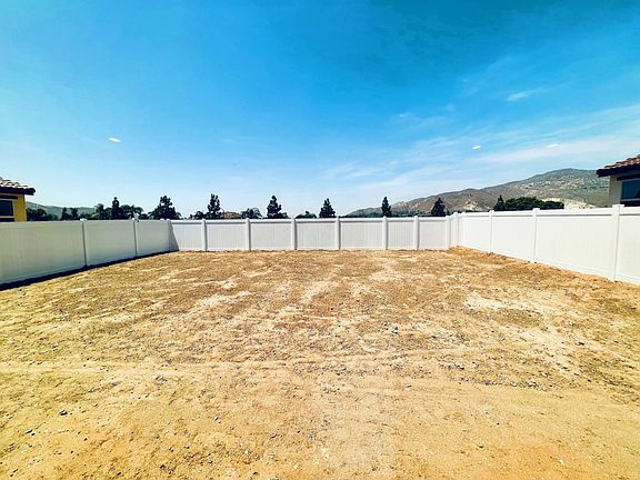 5th image of 2925 Flagstaff Dr