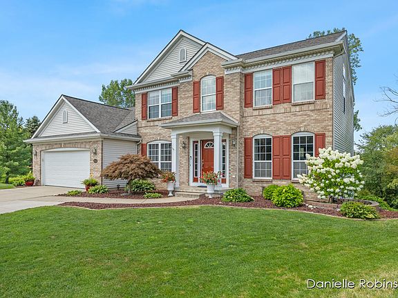 2nd image of 5431 Longwood Ct SE