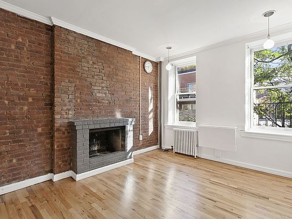 3rd image of 138 W 10th St APT 4RE