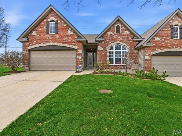 111 Long And Winding Rd, Saint Peters, MO 63376