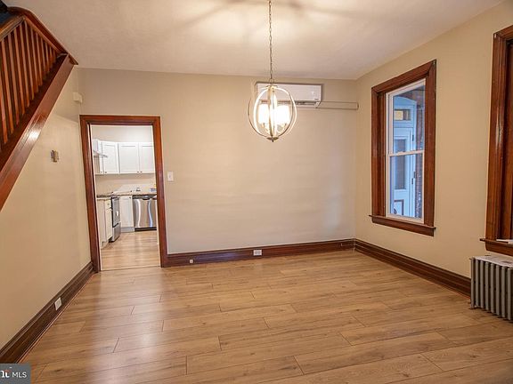 5th image of 301 Guilford St