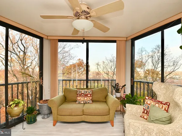 5901 Mount Eagle Dr APT 706, Alexandria, VA 22303