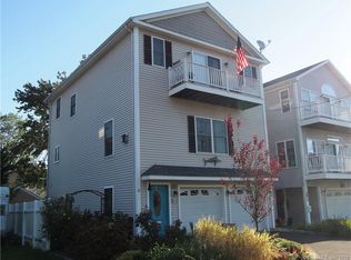 31 Grant St, Milford, CT 06460