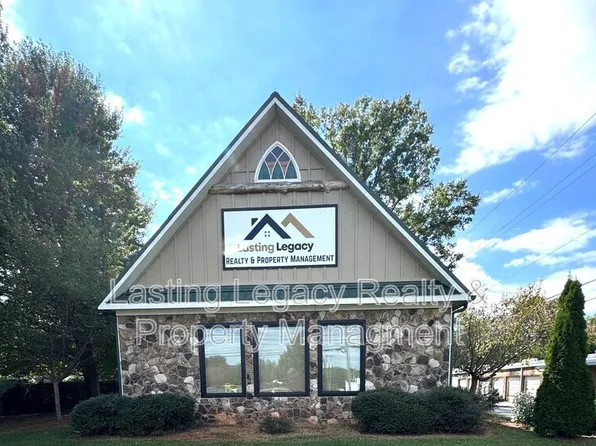 120 Boxwood Village Dr, Mocksville, NC 27028