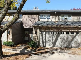 1737 Applewood Pl NE, Cedar Rapids, IA 52402