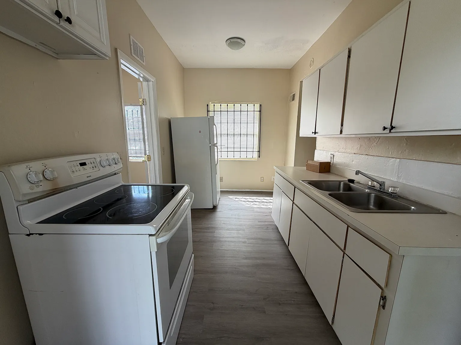 2 bed, 1300 sqft, $1,250 — Photo 1