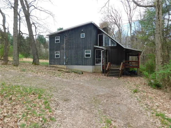 22 Schiff Ln, Farmington, PA 15437