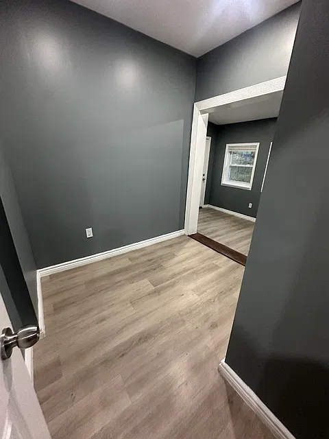 5 bed, 300 sqft, $900 — Photo 3