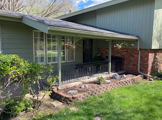9 Hillcrest Dr, Hutchinson, KS 67502