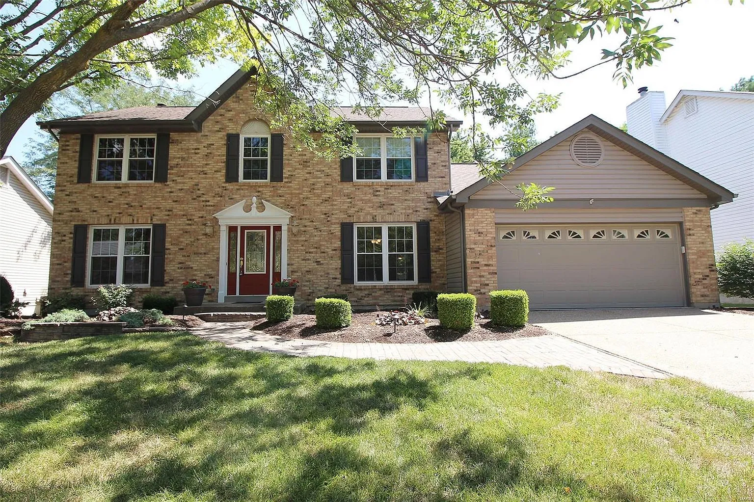 1212 Running Waters Dr photo 1