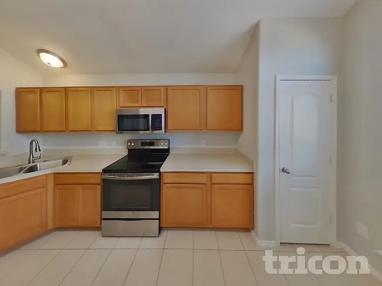 304 Sardius Blvd — Photo 6
