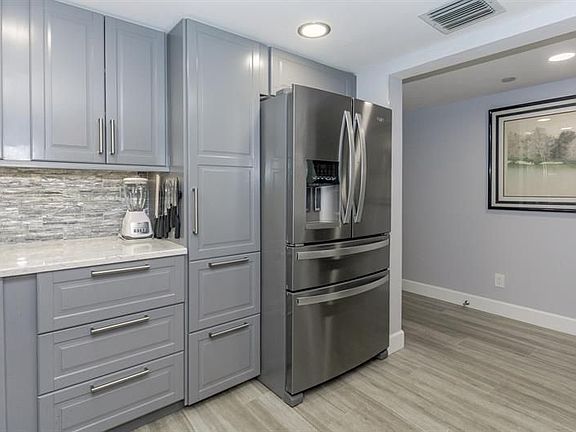 4th image of 312 Oak Harbour Dr