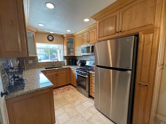 4th image of 10147 Woodrose Ave
