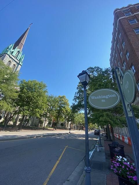 1st image of 527 High St #302