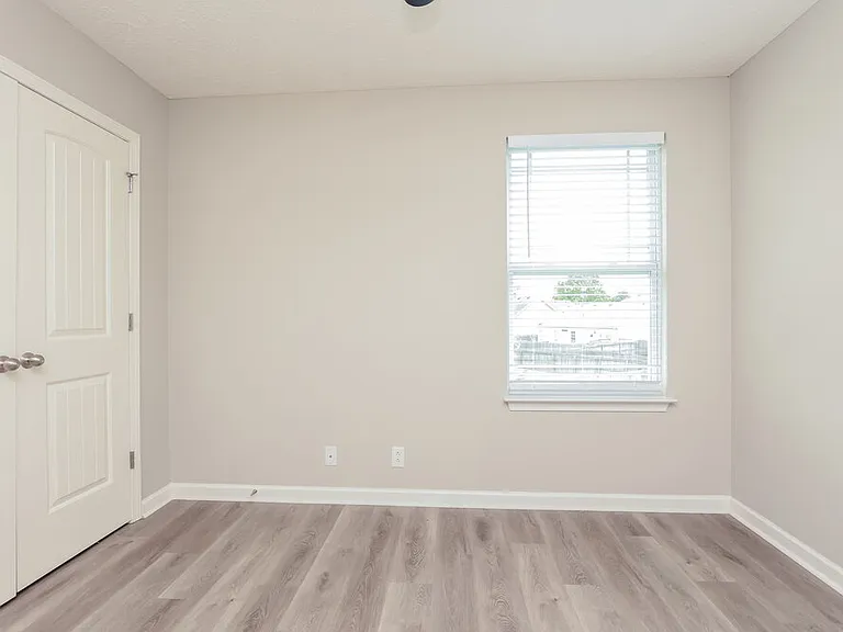 3314 Velvet Ct — Photo 15