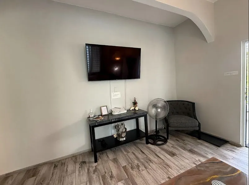 2 bed, 2.0 bath, 1200 sqft, $2,050 — Photo 3