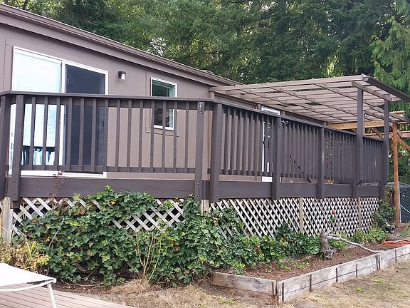 Spacious deck W VIEW