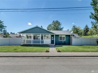 609 N 8th St, Lynden, WA 98264