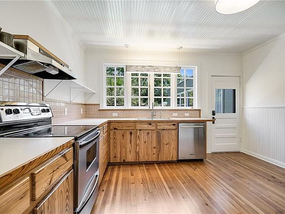 5th image of 1005 Shelley Ave