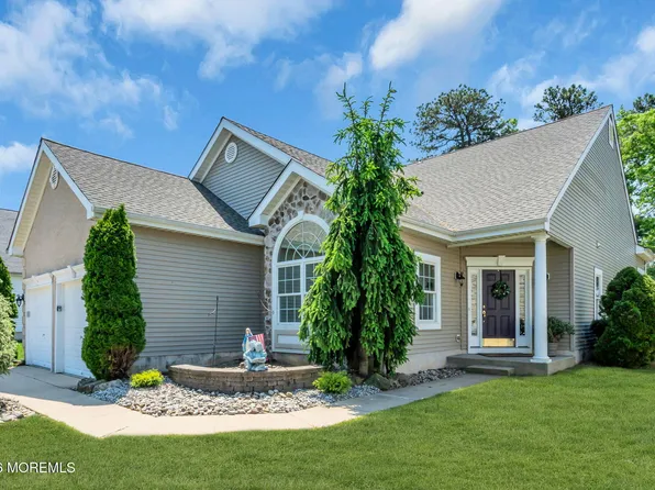 84 Cypress Point Lane, Jackson, NJ 08527