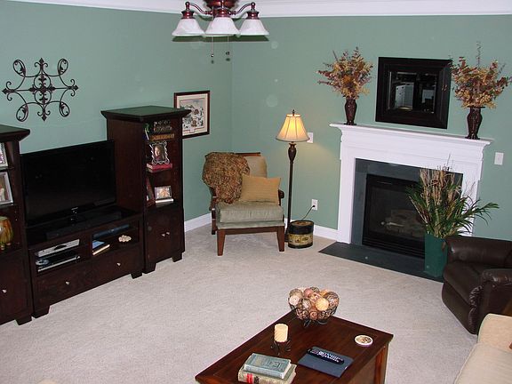4th image of 9338 Standerwick Ln