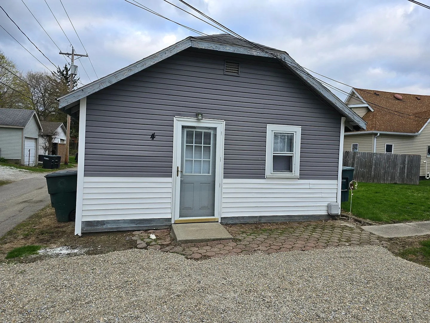 Cozy Renovated Studio Home Pet Friendly & Private! — Photo 1