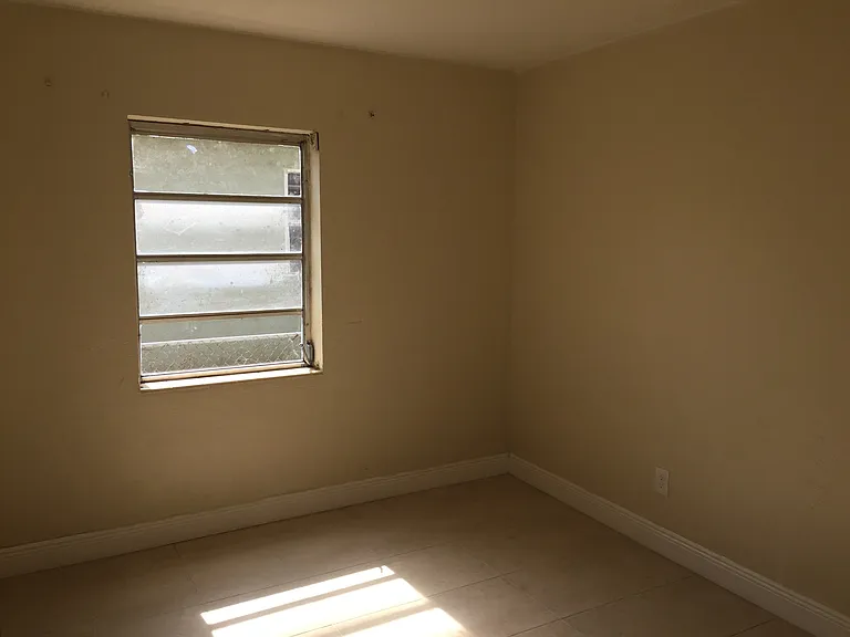 806 NW 15th Ave — Photo 16