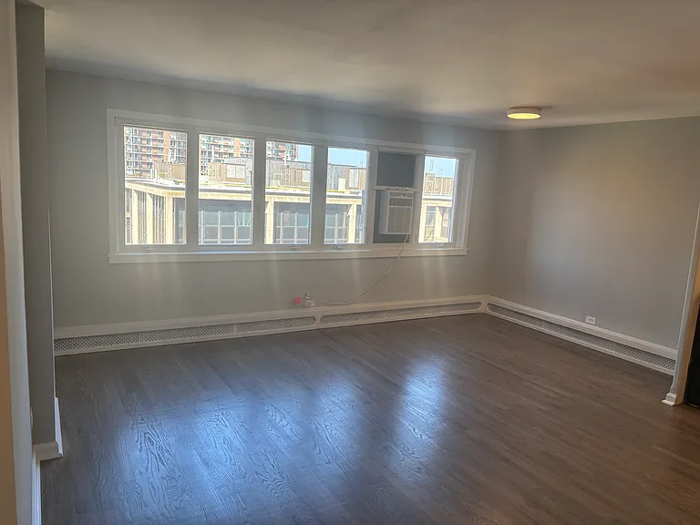 708 W Bittersweet Pl #611 — Photo 3