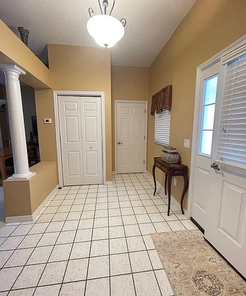 323 Chula Vista Ave — Photo 4