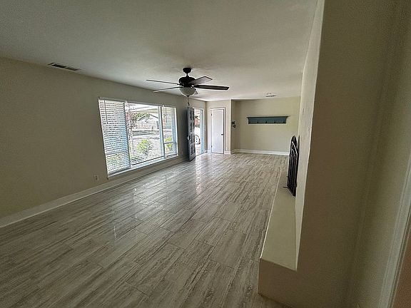 5th image of 1802 Oak Ave