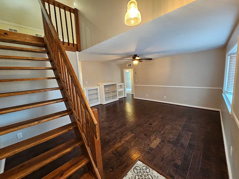 1433 W Little Creek Rd — Photo 2