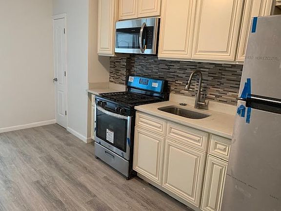 2nd image of 562 Bolton Ave #1