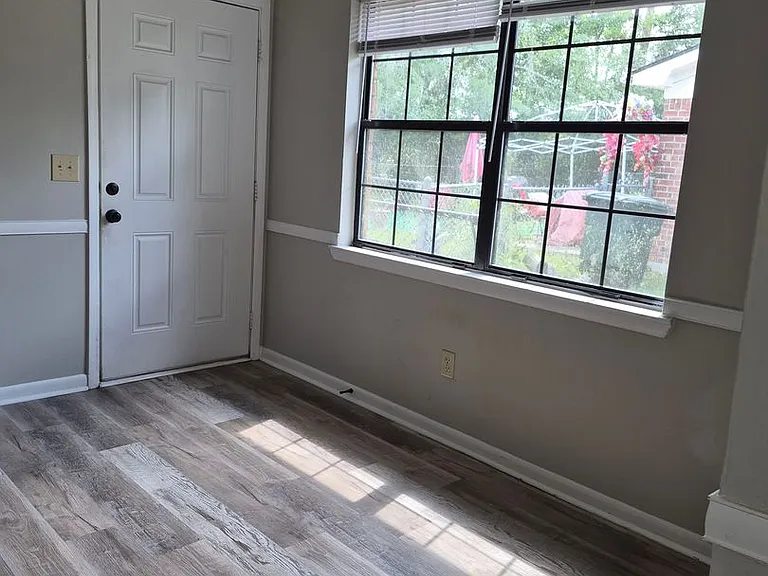 242 Garden Cir — Photo 6
