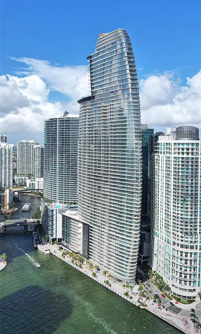 Aston Martin Residences — Photo 1