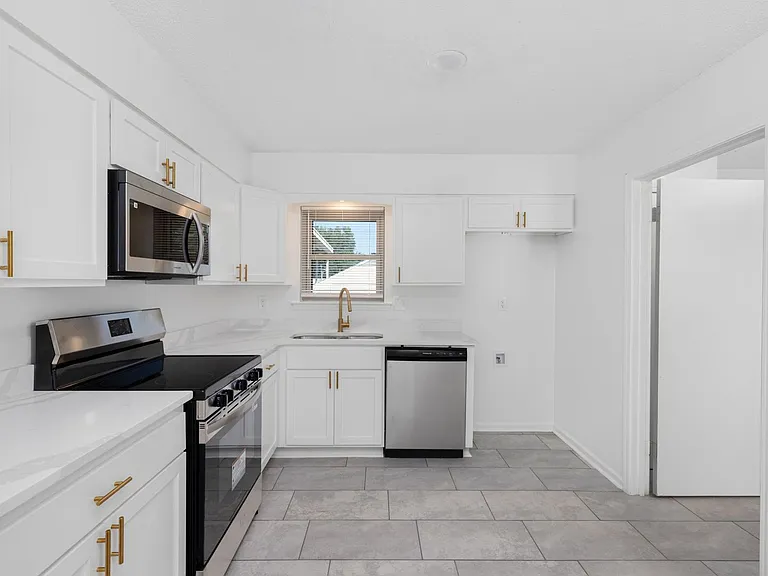 1860 Brookhaven Dr — Photo 12