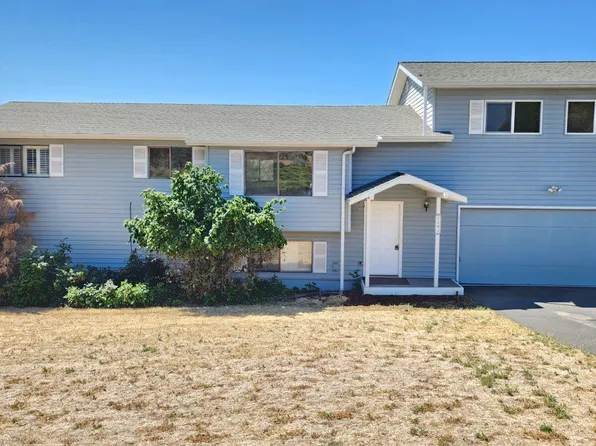 1703 NE Hilltop Ln, Madras, OR 97741