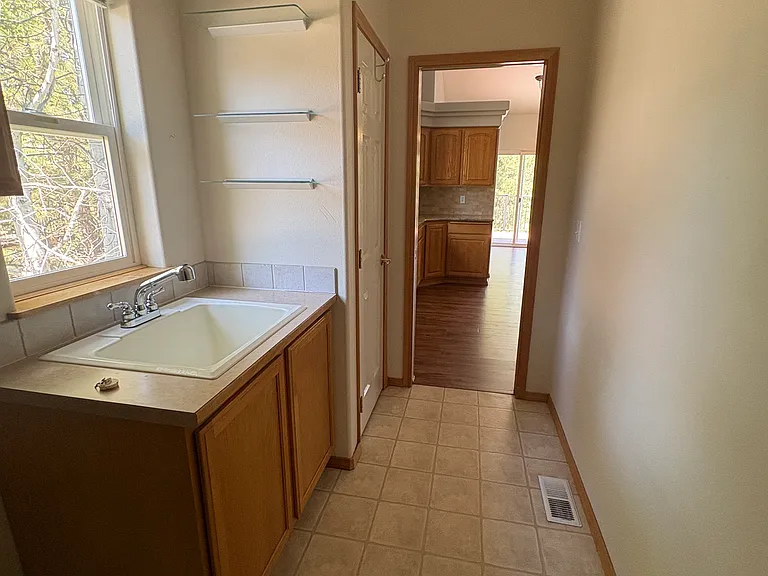 110 W Moran View Ave — Photo 10