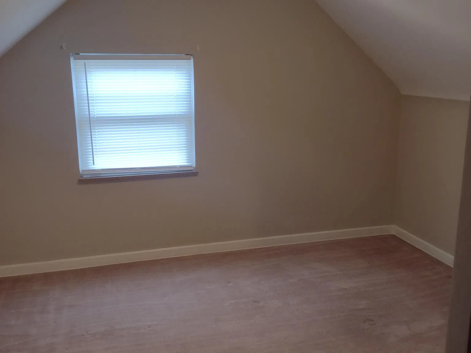3 bed, 1170 sqft, $1,650 — Photo 4