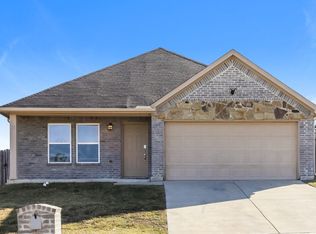 811 N Ridge Dr, White Settlement, TX 76108