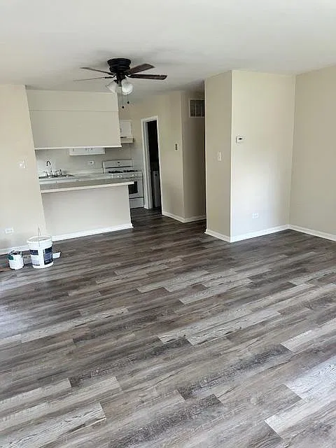 2 bed, 1000 sqft, $1,750 — Photo 3